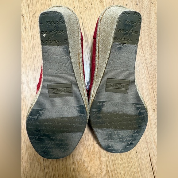 TOMS Red Canvas Wedge Shoes, Size 5 - Picture 6 of 8